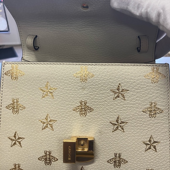Rare Gucci Gold Embossed Sylvie 2 Way Crossbody Bee & Star Purse - Picture 4 of 7